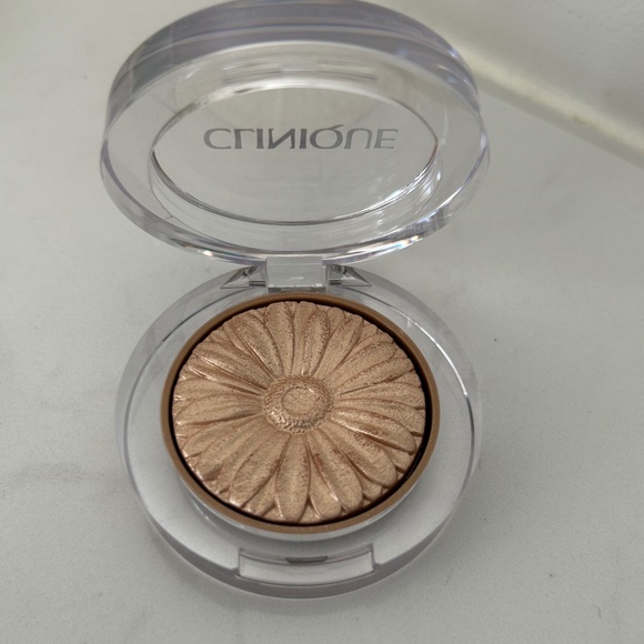 Clinique Cheek Pop Highlighter - Picture 1 of 3